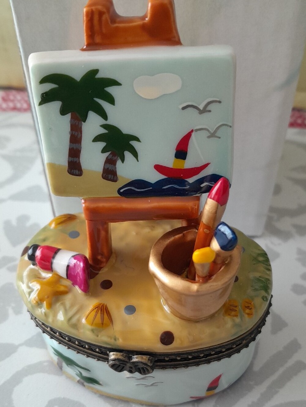 Beach-Themed Trinket Box with Artist Easel - Picture 2 of 3